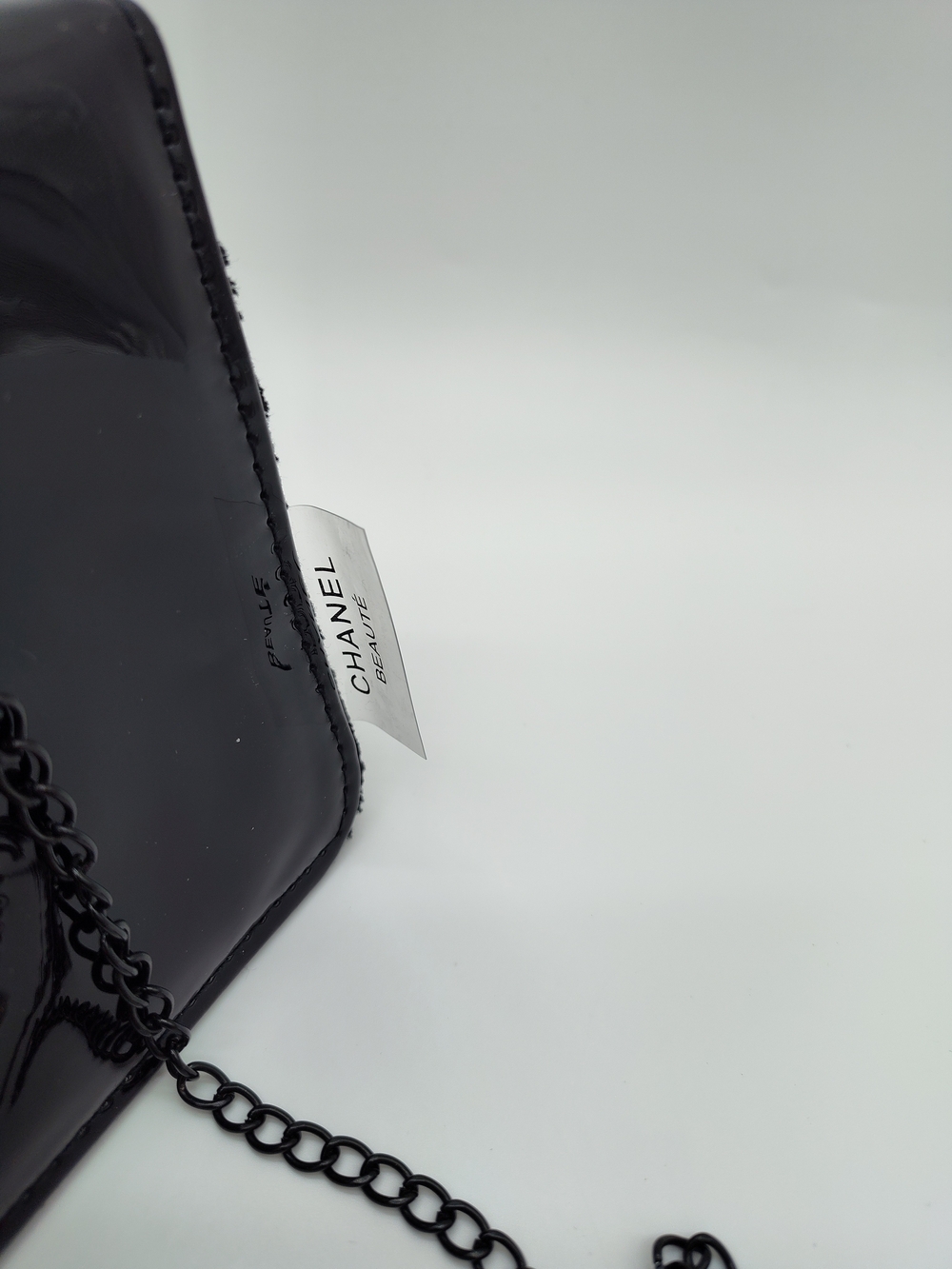 CHANEL Beauté Vintage Black Patent CC Clutch Crossbody Chain Bag NIP NOS - Picture 3 of 7
